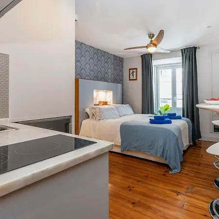 Cozy And Perfect Location Bairro Alto Chiado Apartment *