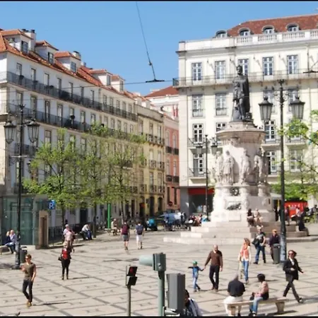 Cozy And Perfect Location Bairro Alto Chiado Апартаменти