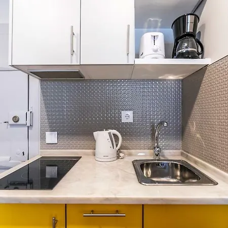 Cozy And Perfect Location Bairro Alto Chiado Лісабон