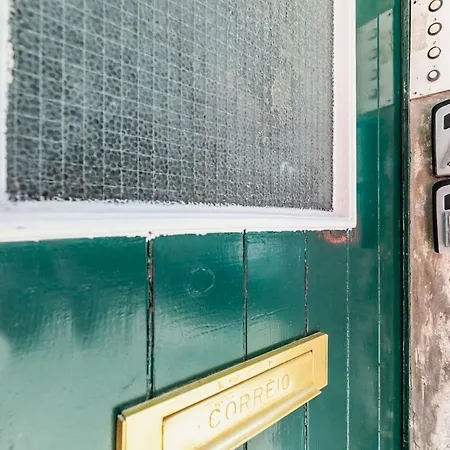 Cozy And Perfect Location Bairro Alto Chiado Лісабон